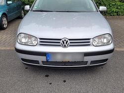 Silber Gebraucht 2003 VW Golf IV Kleinwagen | 1.900 € (Fairer Preis)