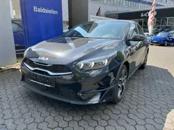 Schwarz Neu 2025 Kia Ceed Limousine | 27.455 € (Fairer Preis)
