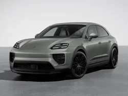 Aventuringrünmetallic Gebraucht 2025 Porsche Macan Sport SUV | 103.880 € (Superpreis)