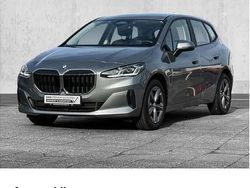 Grau Gebraucht 2024 BMW 218 Luxury Line Kombi | 30.300 € (Fairer Preis)