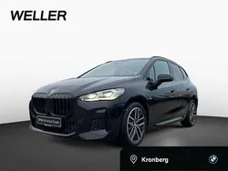 Saphirschwarz metallic (schwarz) Gebraucht 2024 BMW 223 Active Tourer Competition Edition Van / Kleinbus | 45.990 € (Teuer)