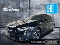 Schwarz Gebraucht 2024 Mercedes A180 Advanced Limousine | 27.400 € (Fairer Preis)