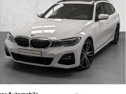 Weiß Gebraucht 2021 BMW 320 M Sport Kombi | 29.380 € (Fairer Preis)