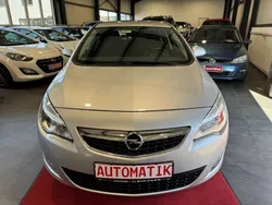 Silber Gebraucht 2010 Opel Astra Edition Limousine | 7.780 € (Etwas zu teuer)
