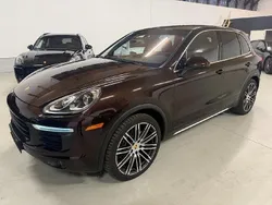 Braun Gebraucht 2016 Porsche Cayenne Basis SUV | 39.900 € (Teuer)