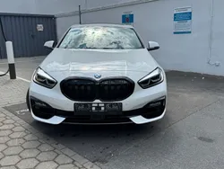 Weiß Gebraucht 2020 BMW 118 Sport Line Kleinwagen | 20.750 € (Fairer Preis)
