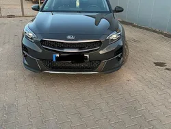 Grau Gebraucht 2020 Kia XCeed SUV | 19.500 € (Fairer Preis)