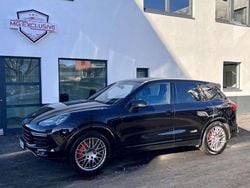 Tiefschwarzmetallic Gebraucht 2016 Porsche Cayenne Turbo SUV | 38.490 € (Superpreis)