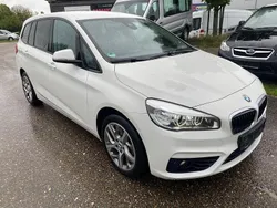 Weiß Gebraucht 2017 BMW 218 Gran Tourer Sport Line Van / Kleinbus | 9.500 € (Superpreis)