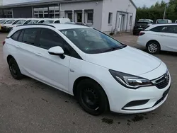 Weiß Gebraucht 2018 Opel Astra Edition Kombi | 8.400 € (Guter Preis)