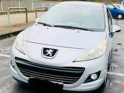 Silber Gebraucht 2010 Peugeot 207 Limousine | 2.890 € (Etwas zu teuer)