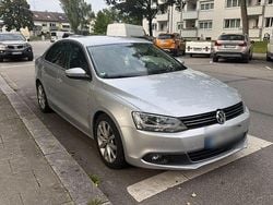 Silber Gebraucht 2011 VW Jetta Highline Limousine | 7.500 € (Guter Preis)