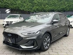 Grau Gebraucht 2024 Ford Focus ST-Line Kombi | 23.490 € (Guter Preis)
