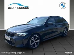 Black sapphire metallic Gebraucht 2024 BMW 320 Comfort Edition Kombi | 47.480 € (Teuer)