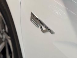 Weiss Gebraucht 2022 Mitsubishi Outlander P-HEV | 25.990 € (Etwas zu teuer)