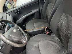 Grau Gebraucht 2011 Hyundai i10 Kleinwagen | 800 € (Superpreis)