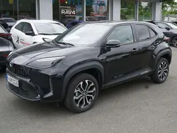 Mysticschwarz mica Gebraucht 2024 Toyota Yaris Cross Team SUV | 28.900 € (Etwas zu teuer)