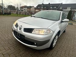 Silber Gebraucht 2006 Renault Mégane II Avantage Limousine | 699 € (Fairer Preis)