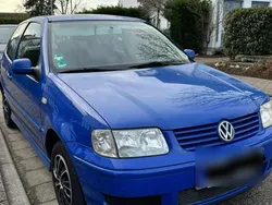 Blau Gebraucht 2000 VW Polo Kleinwagen | 500 € (Fairer Preis)