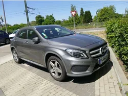 Grau Gebraucht 2016 Mercedes GLA200 AMG line SUV | 18.000 € (Guter Preis)