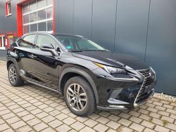 Schwarz Gebraucht 2018 Lexus NX300h E-FOUR SUV | 22.800 € (Superpreis)