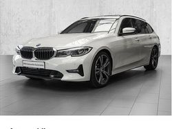 Weiß Gebraucht 2022 BMW 330 Sport Line Kombi | 29.600 € (Fairer Preis)