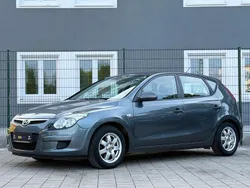 Grau Gebraucht 2009 Hyundai i30 Comfort Limousine | 3.490 € (Fairer Preis)