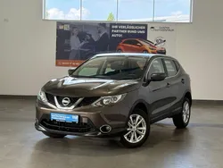 Braun Gebraucht 2015 Nissan Qashqai Acenta SUV | 14.999 € (Etwas zu teuer)
