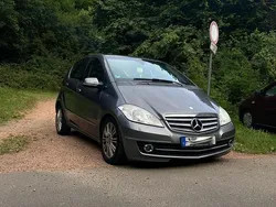 Grau Gebraucht 2009 Mercedes A180 Kleinwagen | 3.999 € (Fairer Preis)
