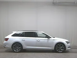Weiß Gebraucht 2019 Skoda Superb SportLine Kombi | 16.680 € (Guter Preis)