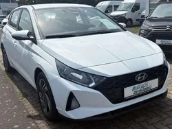 Weiß Gebraucht 2021 Hyundai i20 Kleinwagen | 14.990 € (Fairer Preis)