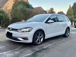 Weiß Gebraucht 2017 VW Golf VII Highline Kombi | 9.750 € (Fairer Preis)