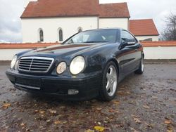 Schwarz Gebraucht 2000 Mercedes CLK320 Elegance | 7.900 € (Teuer)