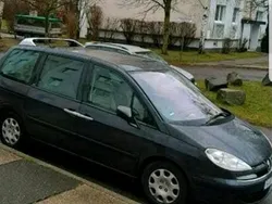 Grau Gebraucht 2003 Peugeot 807 Van / Kleinbus | 1.900 € (Fairer Preis)