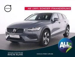 Grau thunder grey / metallic Gebraucht 2023 Volvo V60 CC Kombi | 36.650 € (Guter Preis)