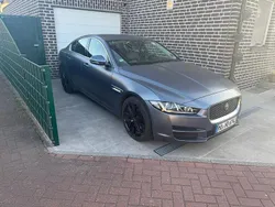 Grau Gebraucht 2016 Jaguar XE Portfolio Limousine | 11.499 € (Fairer Preis)