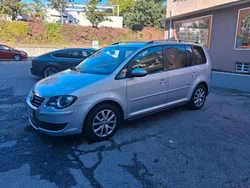 Silber Gebraucht 2010 VW Touran Freestyle Van / Kleinbus | 4.800 € (Fairer Preis)