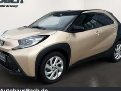 Beige Gebraucht 2022 Toyota Aygo Pulse Kleinwagen | 16.990 € (Etwas zu teuer)