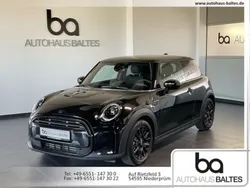 Midnight black ii met. (metallic) Gebraucht 2024 Mini Cooper Kleinwagen | 25.449 €