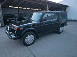 Blau Gebraucht 2015 Lada niva SUV | 8.599 € (Fairer Preis)