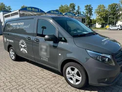 Grau Gebraucht 2022 Mercedes Vito Van / Kleinbus | 29.000 € (Fairer Preis)