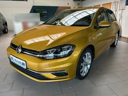 Gelb Gebraucht 2018 VW Golf VII Highline Limousine | 15.750 € (Fairer Preis)