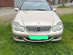 Gold Gebraucht 2004 Mercedes 220 Coupé | 6.000 €