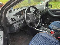 Schwarz Gebraucht 2011 Mercedes B200 Van / Kleinbus | 5.900 € (Etwas zu teuer)