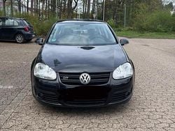 Schwarz Gebraucht 2006 VW Golf V Kleinwagen | 5.899 € (Etwas zu teuer)