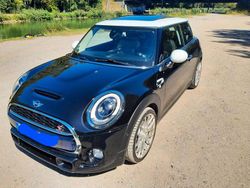 Schwarz Gebraucht 2017 Mini Cooper SD Kleinwagen | 17.600 € (Fairer Preis)