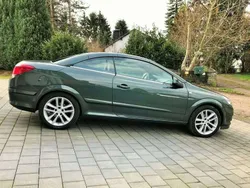 Grün Gebraucht 2010 Opel Astra Cabriolet Cabrio | 4.400 € (Fairer Preis)