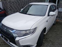 Weiß Gebraucht 2019 Mitsubishi Outlander P-HEV Diamant Edition SUV | 20.499 € (Guter Preis)