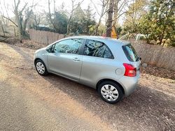Silber Gebraucht 2007 Toyota Yaris Kleinwagen | 3.500 € (Fairer Preis)
