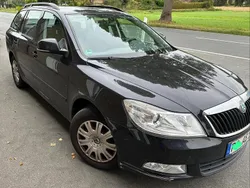 Schwarz Gebraucht 2011 Skoda Octavia Kombi | 3.900 €